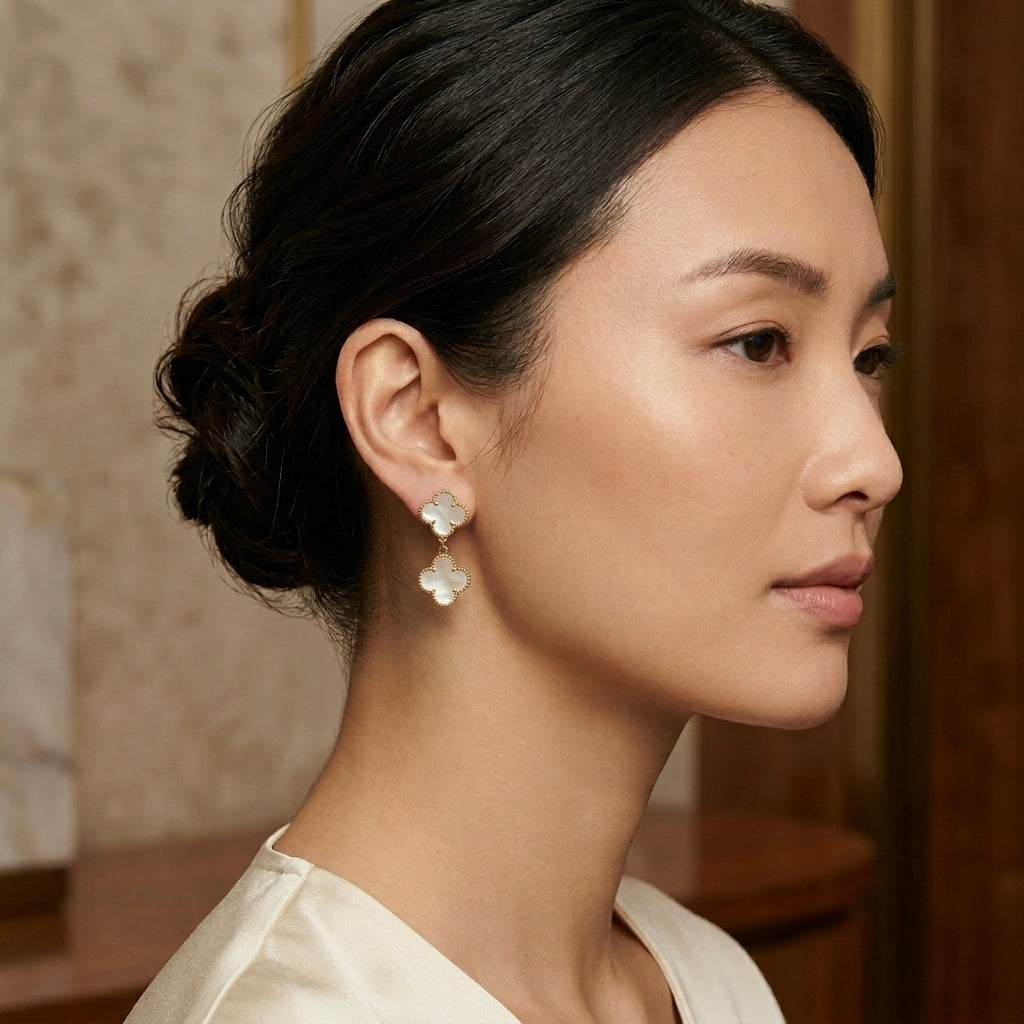 ต่างหูระย้าทองคำประดับมุกฝรั่งรูปโคลเวอร์คู่