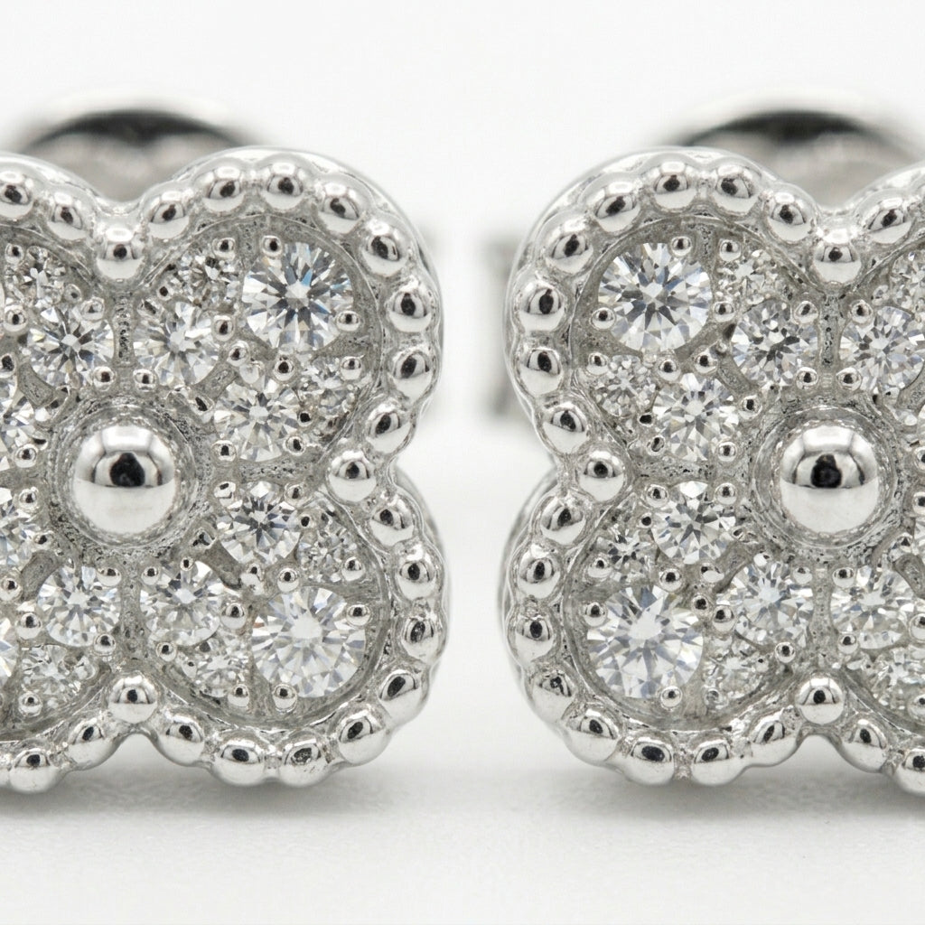 ต่างหูทองคำขาว 18K ประดับเพชรรูปใบโคลเวอร์ (Diamond Clover Stud Earrings)