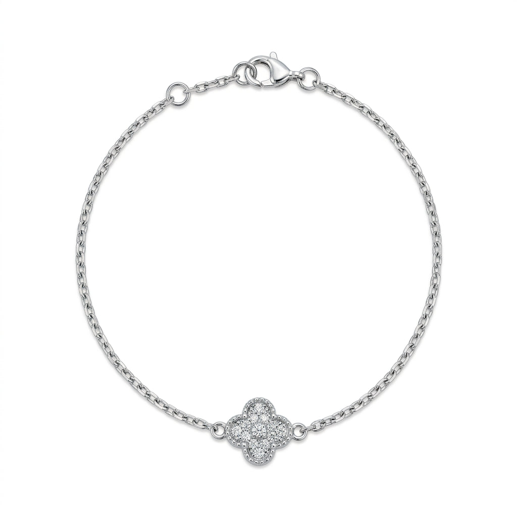 สร้อยข้อมือทองคำขาว 18K ประดับเพชรรูปใบโคลเวอร์ (Diamond Clover Bracelet)