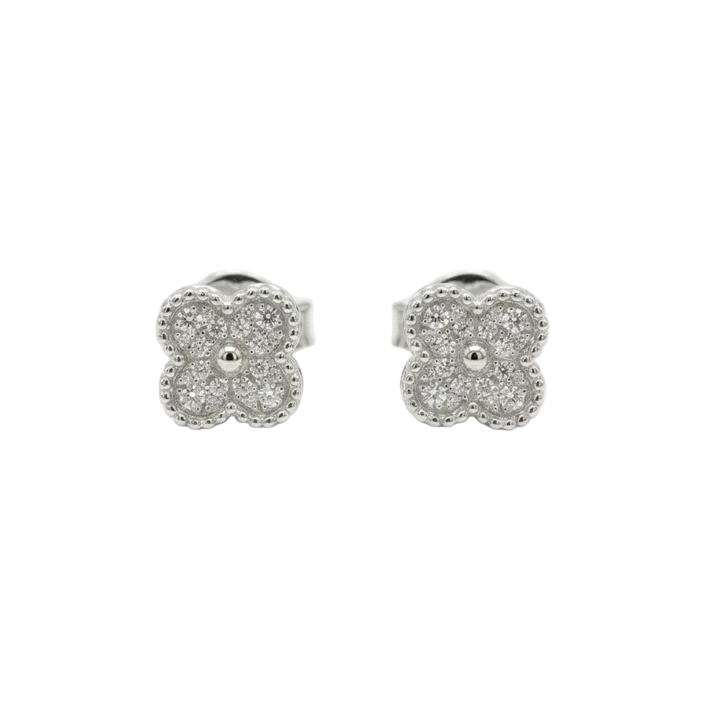 ต่างหูทองคำขาว 18K ประดับเพชรรูปใบโคลเวอร์ (Diamond Clover Stud Earrings)